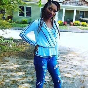 Meet your Posher, Brea